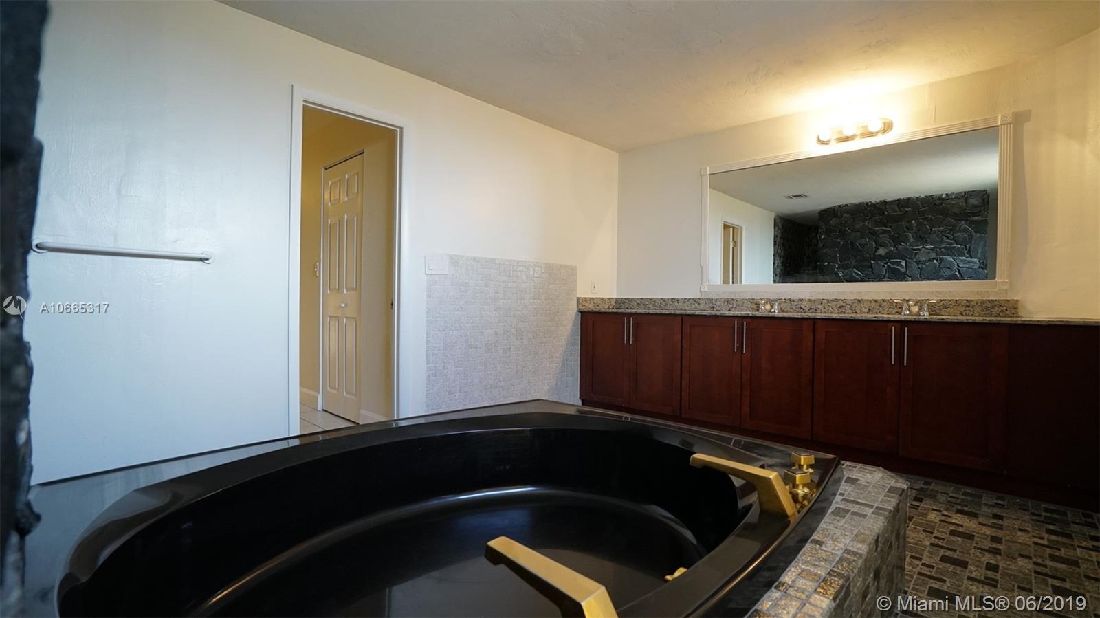 9011 Southwest 20th Street Miami, FL 33165 - Photo 28 of 30