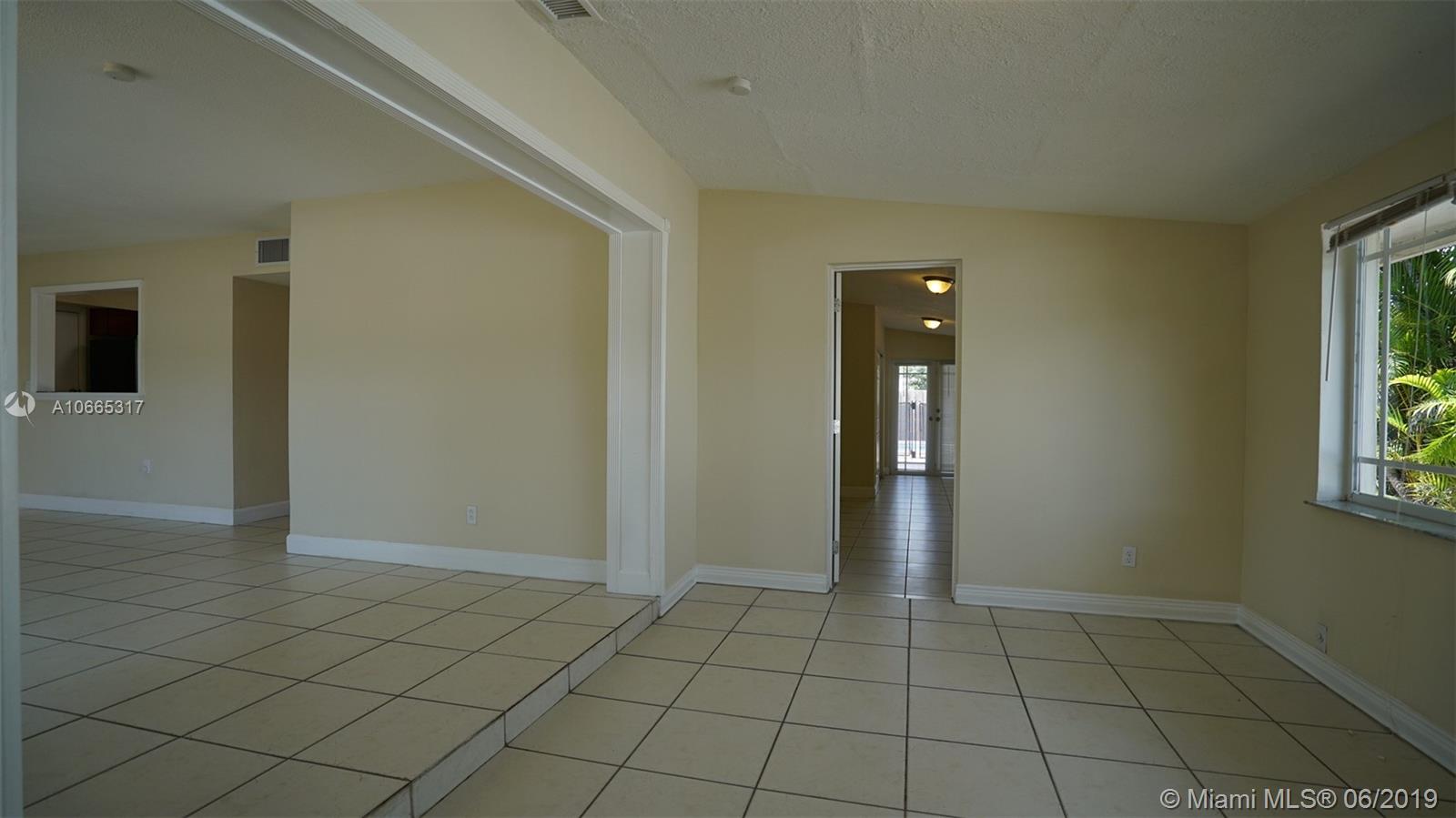 9011 Southwest 20th Street Miami, FL 33165 - Photo 8 of 30