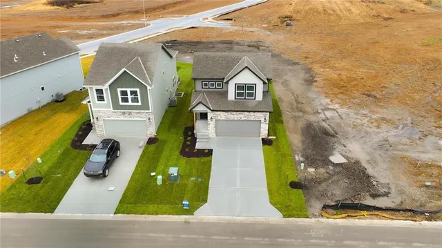 $375,911 | 1312 Southeast Windbreak Drive, Lee's Summit, MO 64082