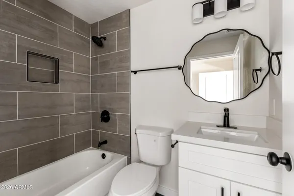 $389,990 | 3121 North 35th Drive, Phoenix, AZ 85019