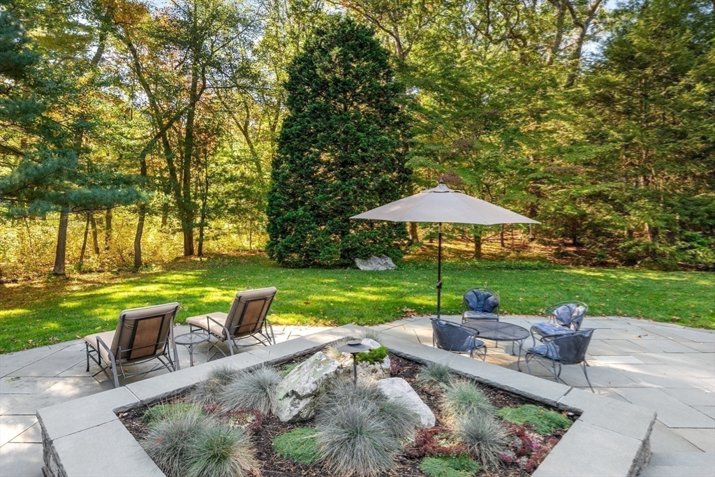 24 Trailside Road Weston, MA 02493 - Photo 10 of 31