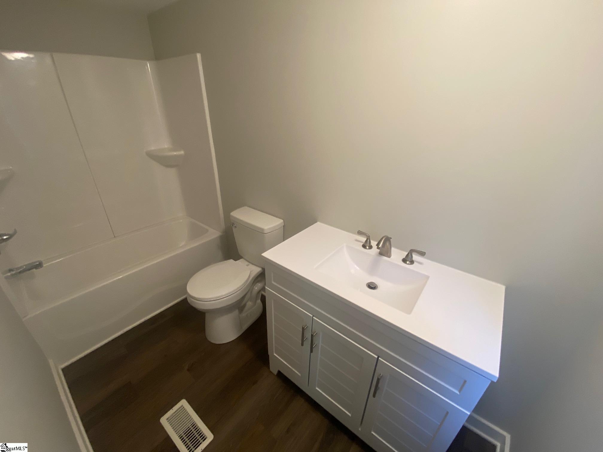 560 Carousel Road Gray Court, SC 29645 - Photo 18 of 39