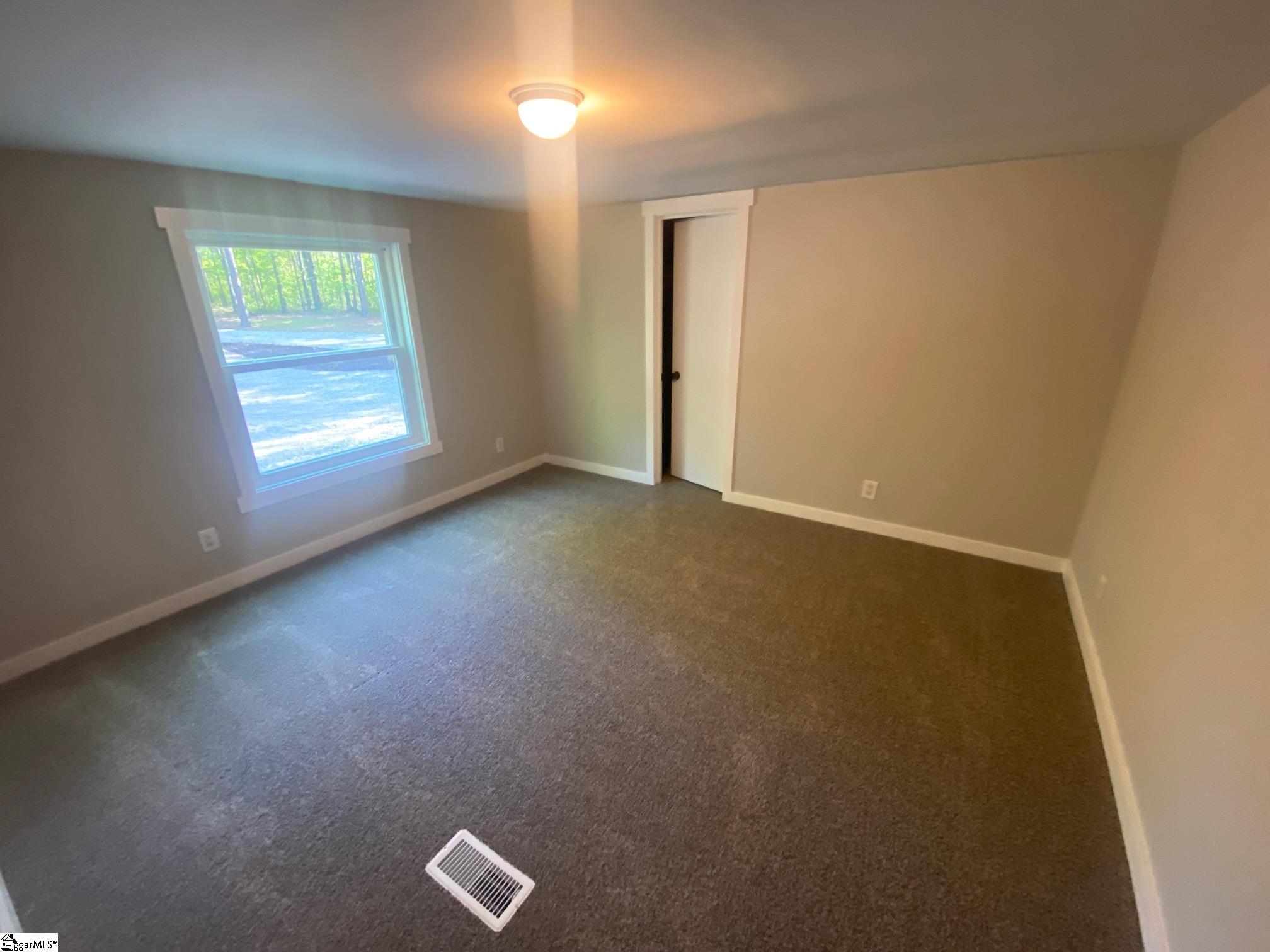 560 Carousel Road Gray Court, SC 29645 - Photo 20 of 39