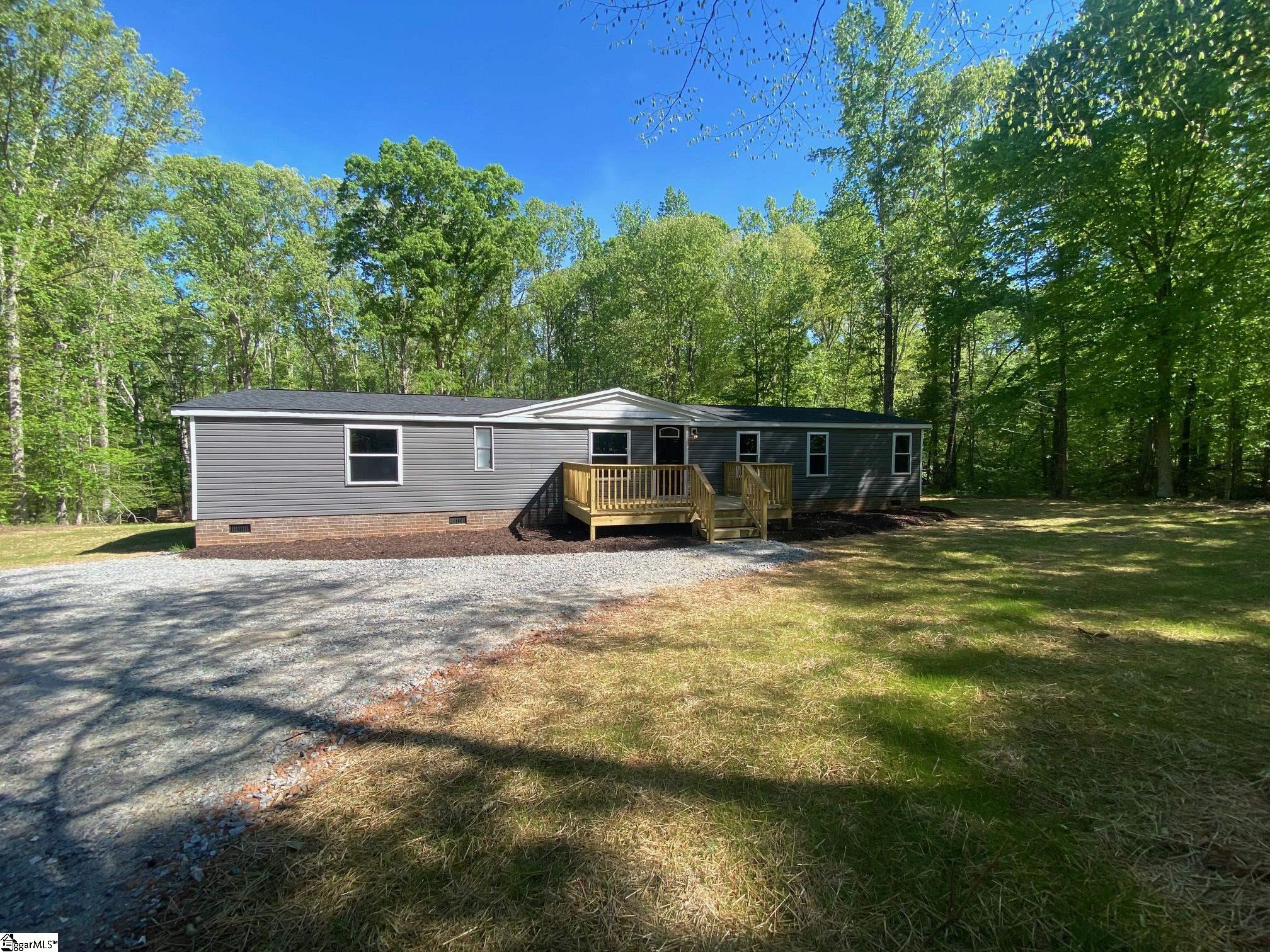 560 Carousel Road Gray Court, SC 29645 - Photo 2 of 39