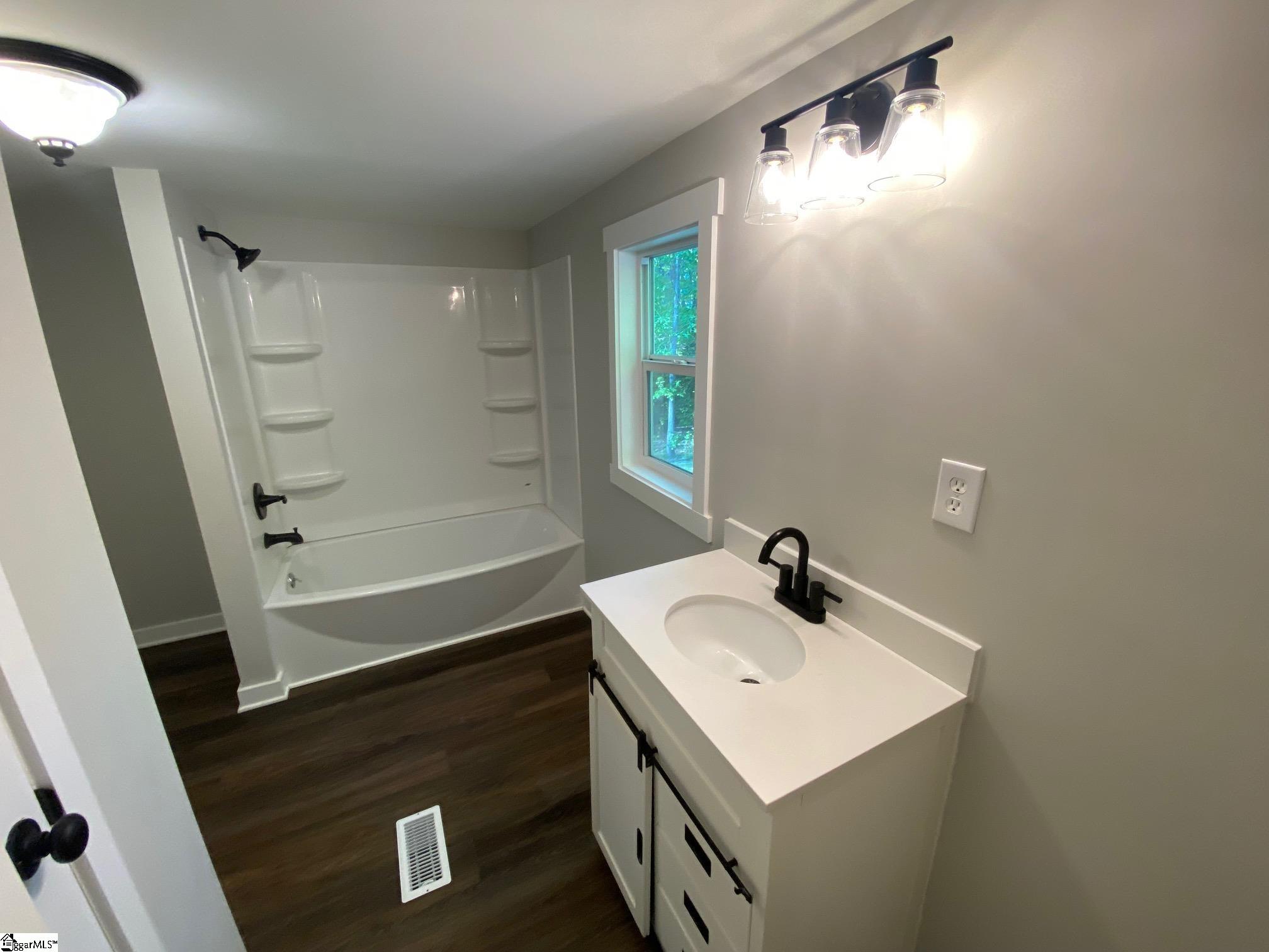 560 Carousel Road Gray Court, SC 29645 - Photo 10 of 39