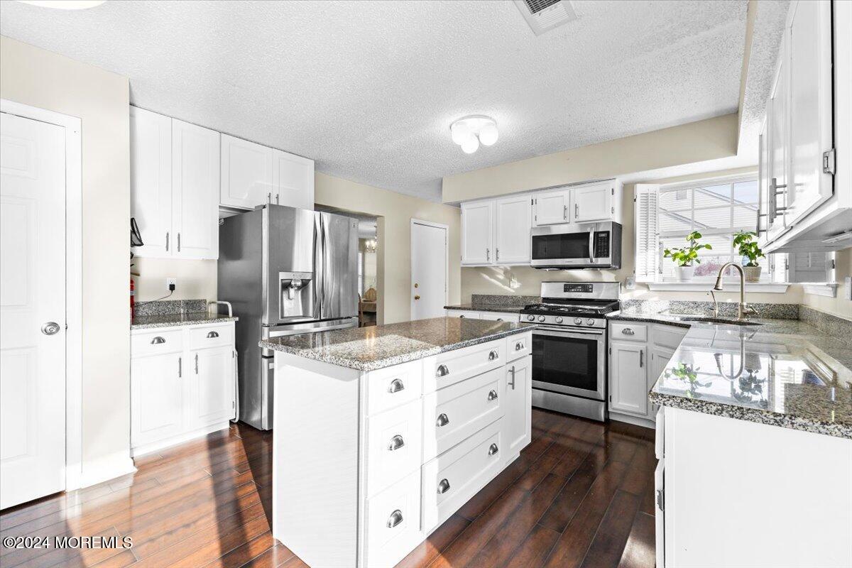 260 Lake Road Brick, NJ 08724 - Photo 38 of 47 Kitchen
