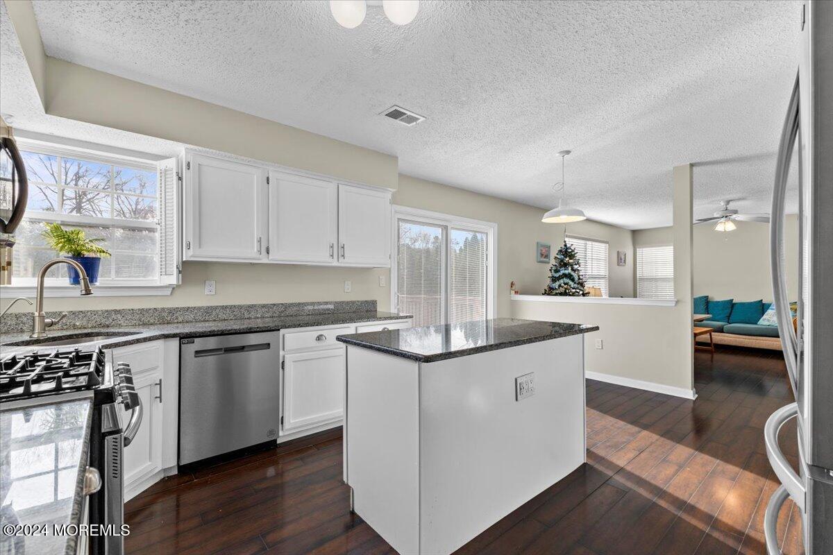 260 Lake Road Brick, NJ 08724 - Photo 9 of 47 Kitchen