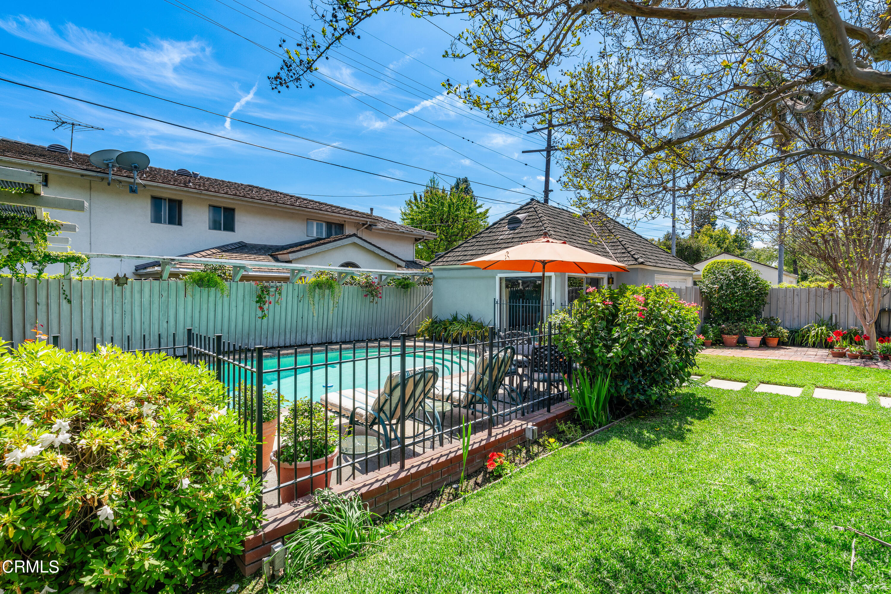 724 Winthrop Road San Marino, CA 91108 - Photo 33 of 37 a view of a garden with a staircase