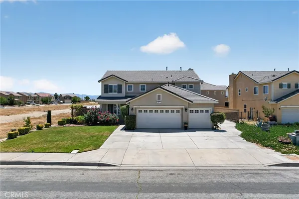 $3,600 | 1162 East E Avenue, Lancaster, CA 93535