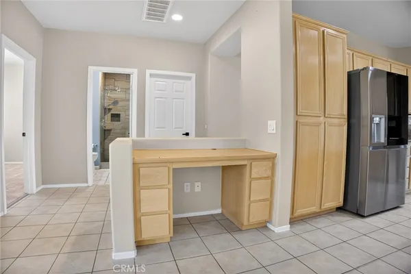 $3,600 | 1162 East E Avenue, Lancaster, CA 93535