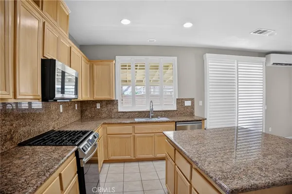 $3,600 | 1162 East E Avenue, Lancaster, CA 93535