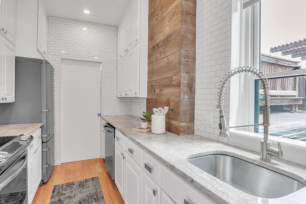 17 Cazenove Street, Unit 404B Boston, MA 02116 - Photo 11 of 37