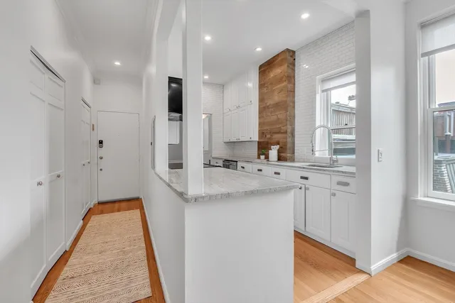 $4,750 | 17 Cazenove Street, Unit 404B, Boston, MA 02116