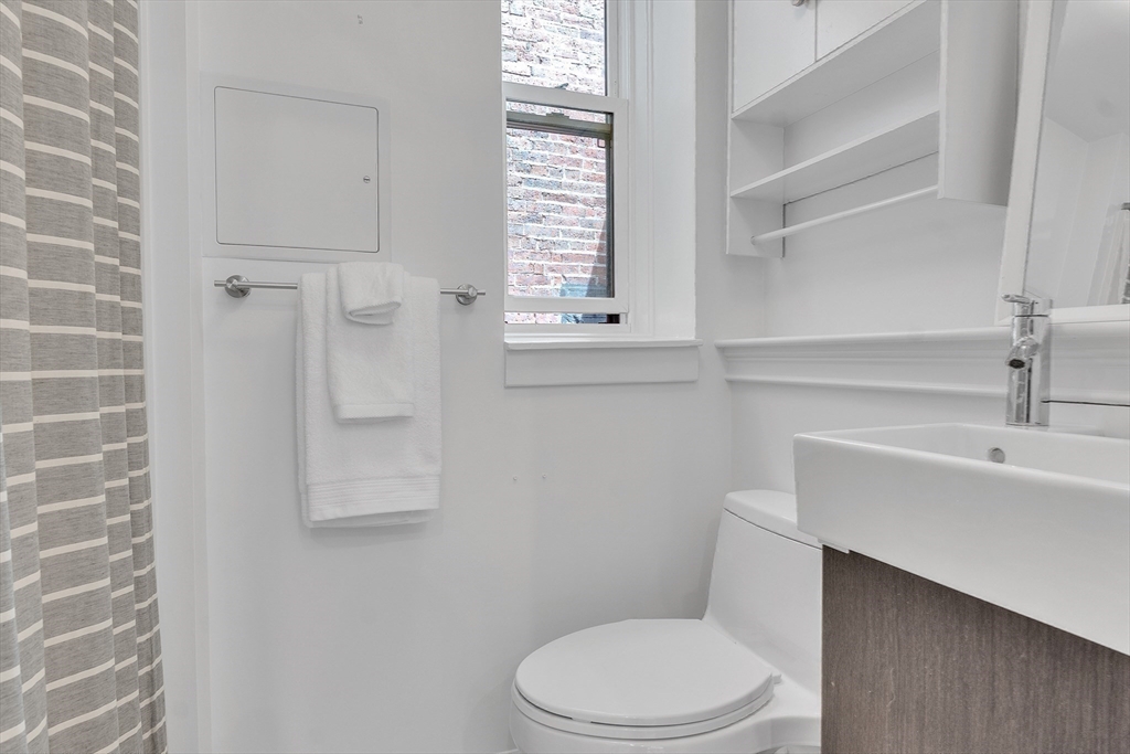 17 Cazenove Street, Unit 404B Boston, MA 02116 - Photo 16 of 37