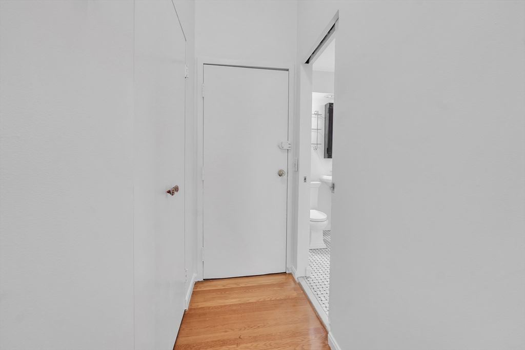 17 Cazenove Street, Unit 404B Boston, MA 02116 - Photo 28 of 37