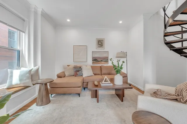 $4,750 | 17 Cazenove Street, Unit 404B, Boston, MA 02116