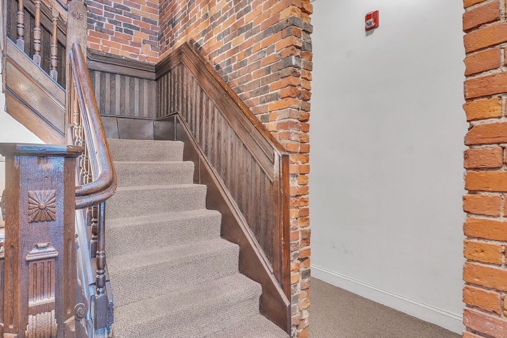 17 Cazenove Street, Unit 404B Boston, MA 02116 - Photo 33 of 37