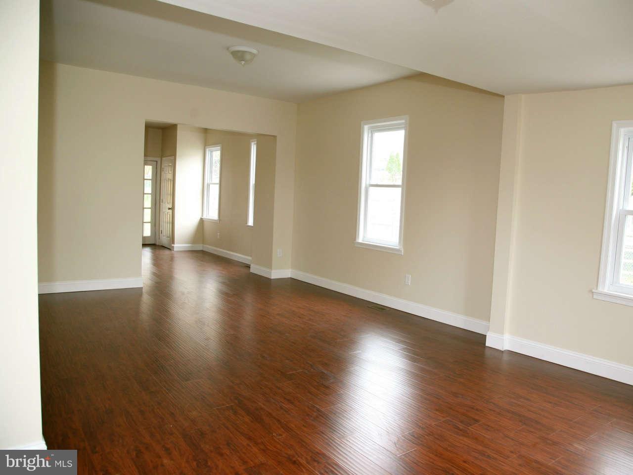 324 Stillwater Road Essex, MD 21221 - Photo 4 of 19 Living Room