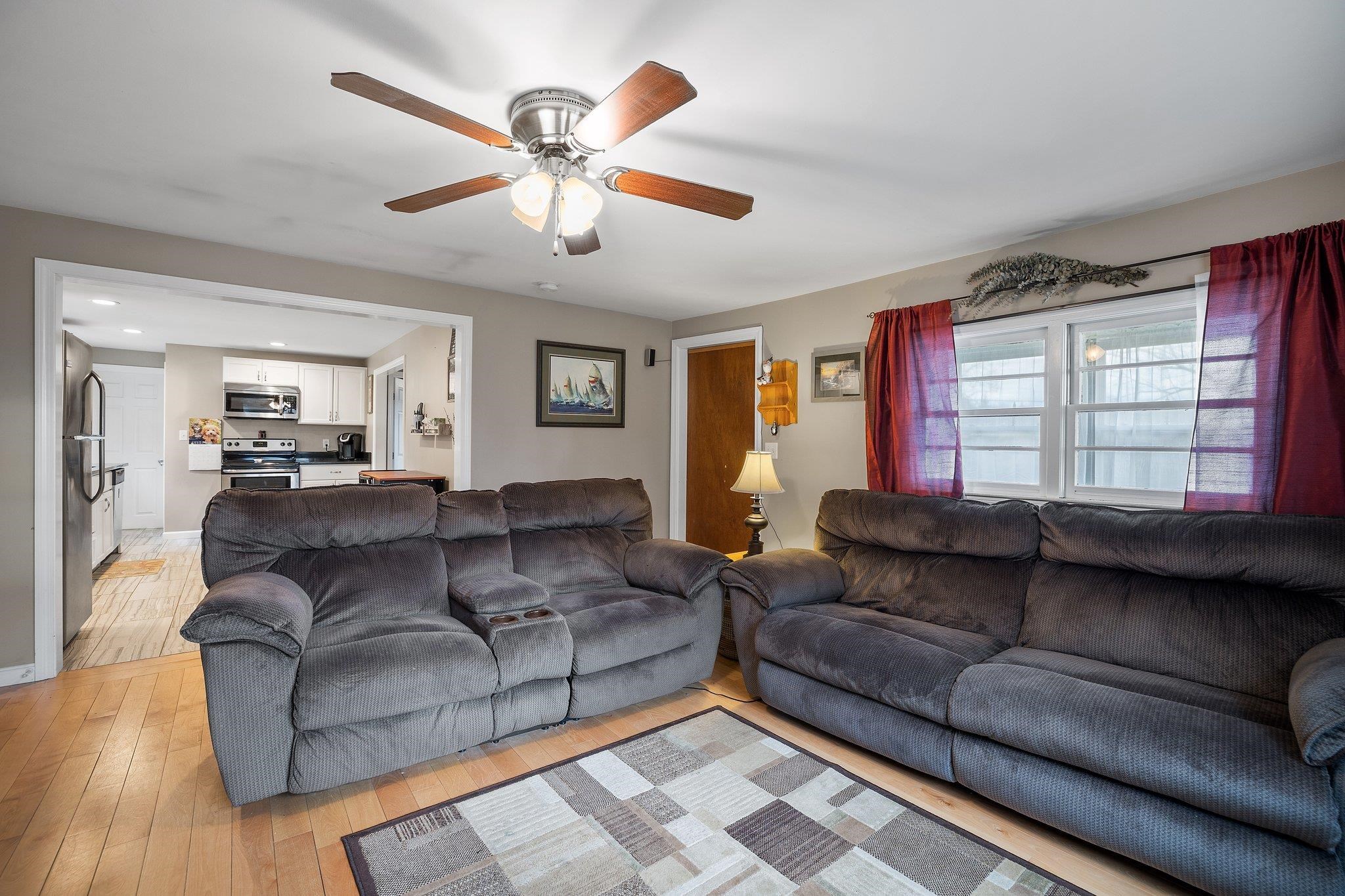 54 Nottingham Road Raymond, NH 03077 - Photo 15 of 36
