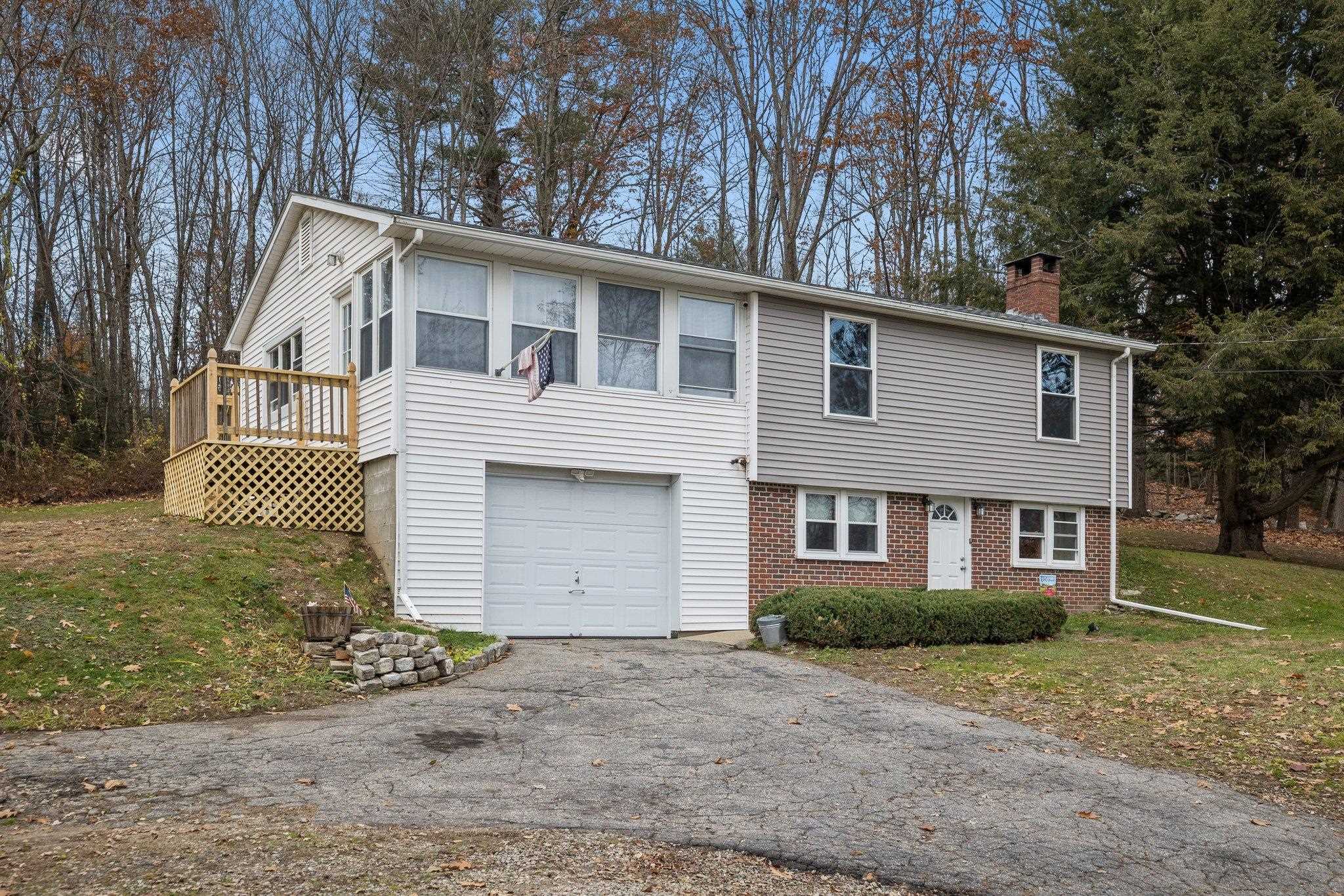 54 Nottingham Road Raymond, NH 03077 - Photo 3 of 36