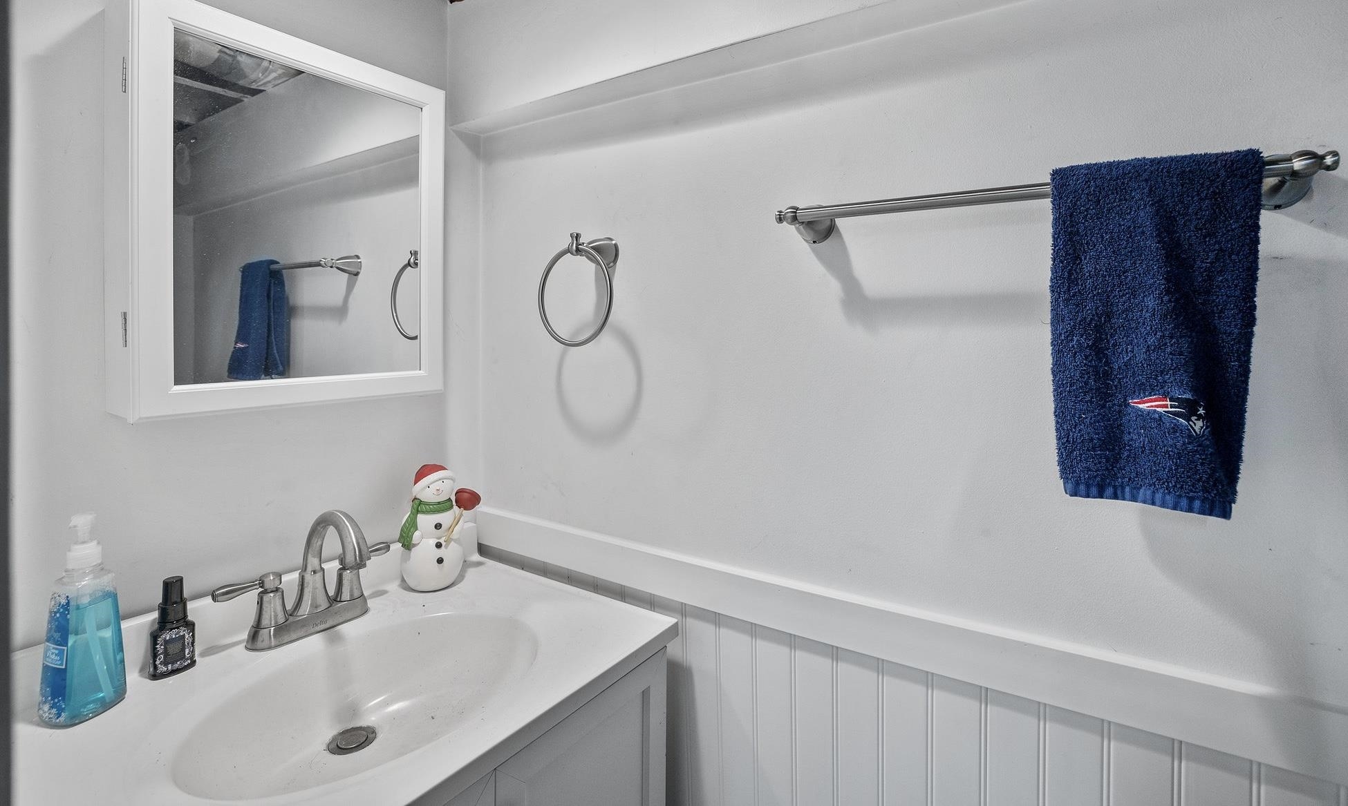 54 Nottingham Road Raymond, NH 03077 - Photo 26 of 36