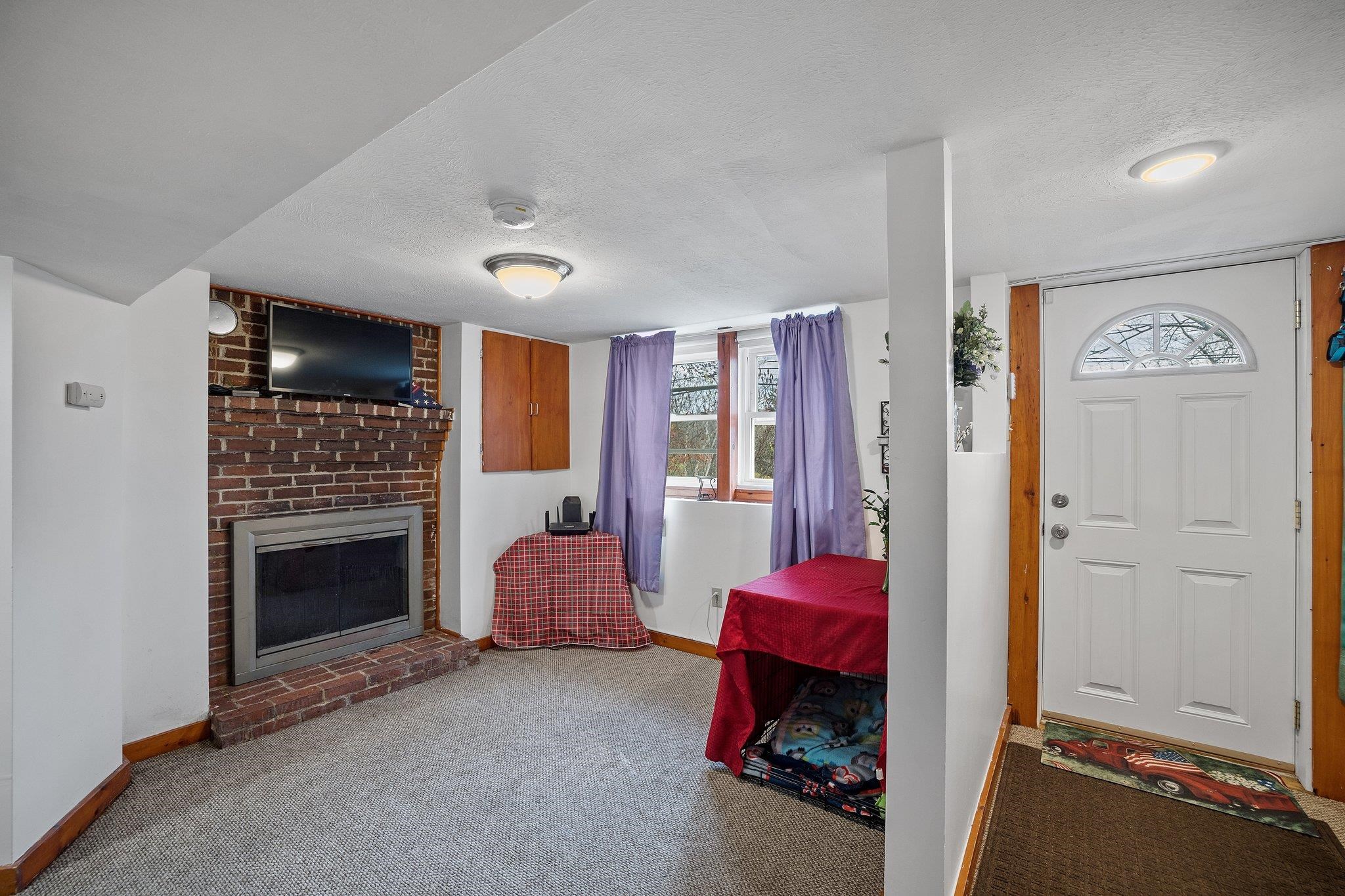 54 Nottingham Road Raymond, NH 03077 - Photo 31 of 36
