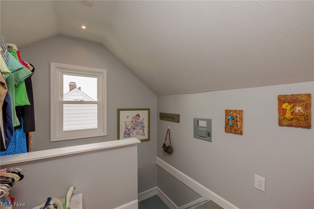 7405 Spring Garden Road Cleveland, OH 44129 - Photo 20 of 26