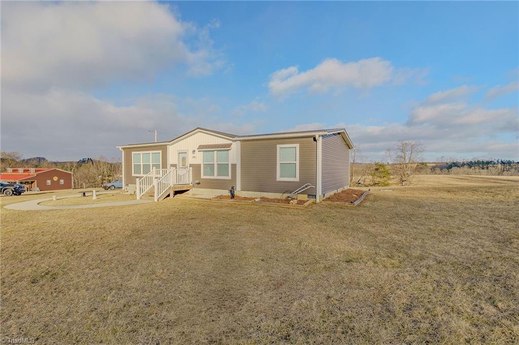 205 Volunteer Road Fancy Gap, VA 24328 - Photo 12 of 42