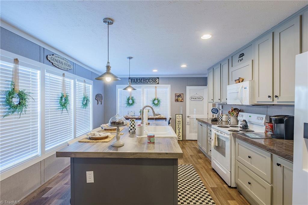 205 Volunteer Road Fancy Gap, VA 24328 - Photo 19 of 42