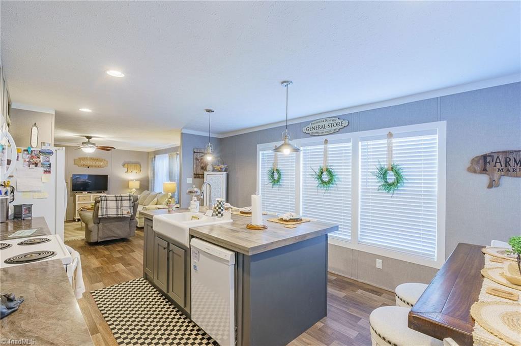 205 Volunteer Road Fancy Gap, VA 24328 - Photo 21 of 42