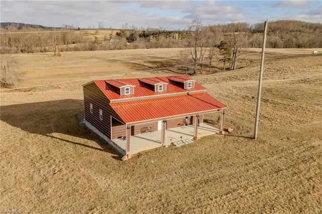 $389,000 | 205 Volunteer Road, Fancy Gap, VA 24328