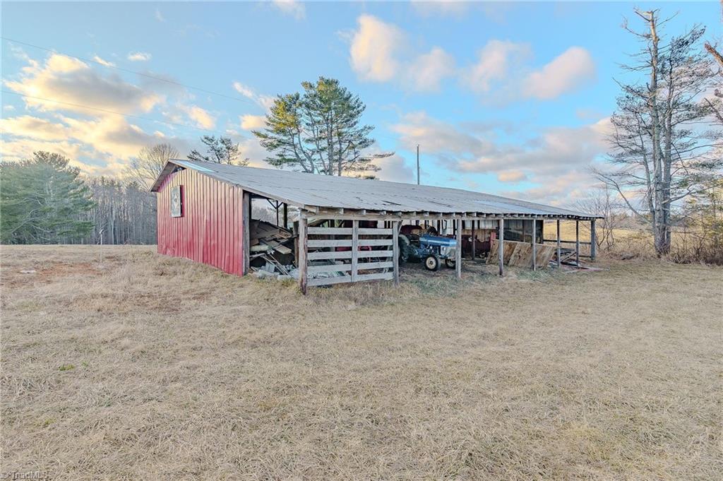 205 Volunteer Road Fancy Gap, VA 24328 - Photo 41 of 42