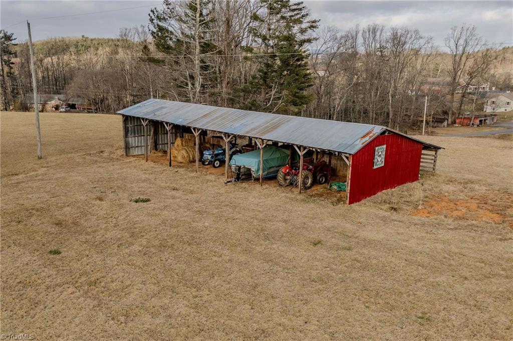 205 Volunteer Road Fancy Gap, VA 24328 - Photo 5 of 42