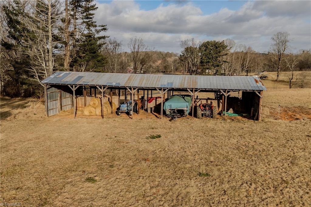 205 Volunteer Road Fancy Gap, VA 24328 - Photo 6 of 42