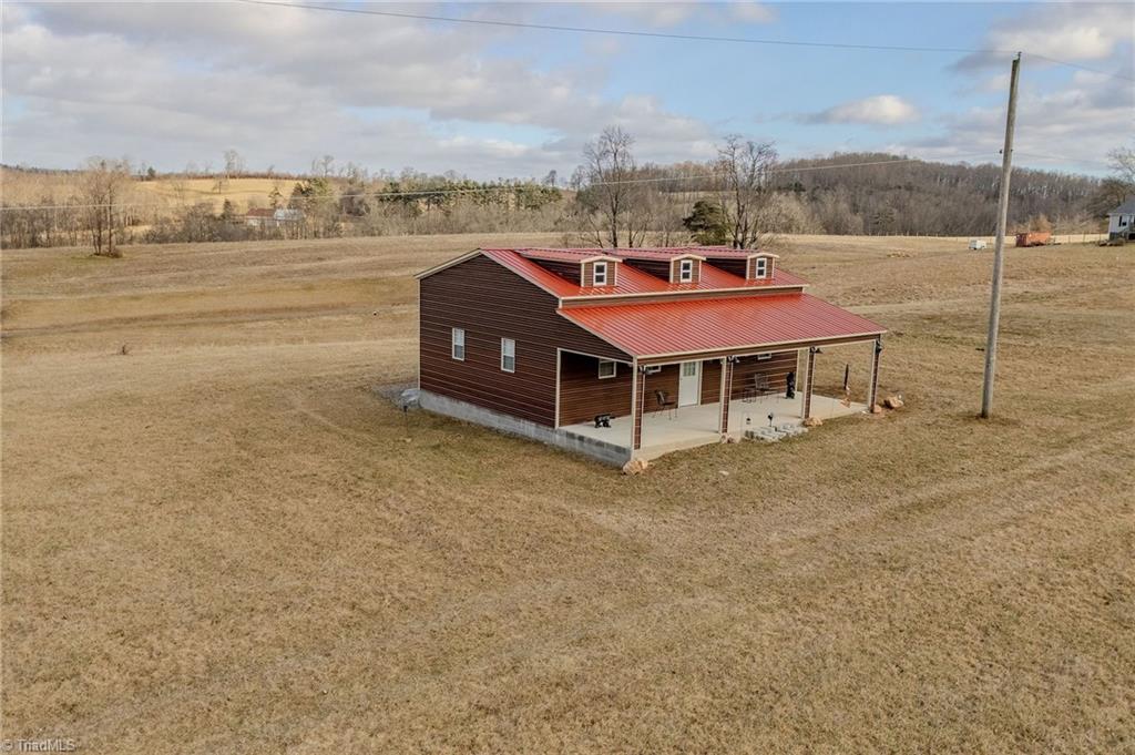 205 Volunteer Road Fancy Gap, VA 24328 - Photo 7 of 42