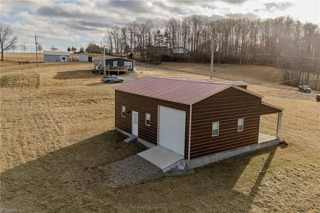 $389,000 | 205 Volunteer Road, Fancy Gap, VA 24328