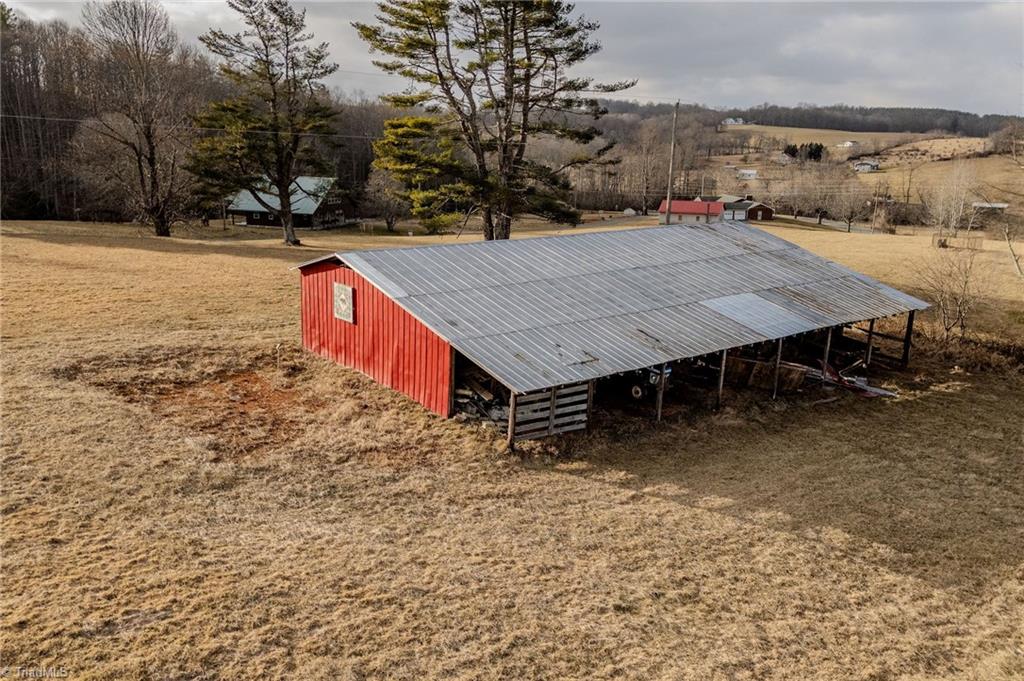 205 Volunteer Road Fancy Gap, VA 24328 - Photo 9 of 42