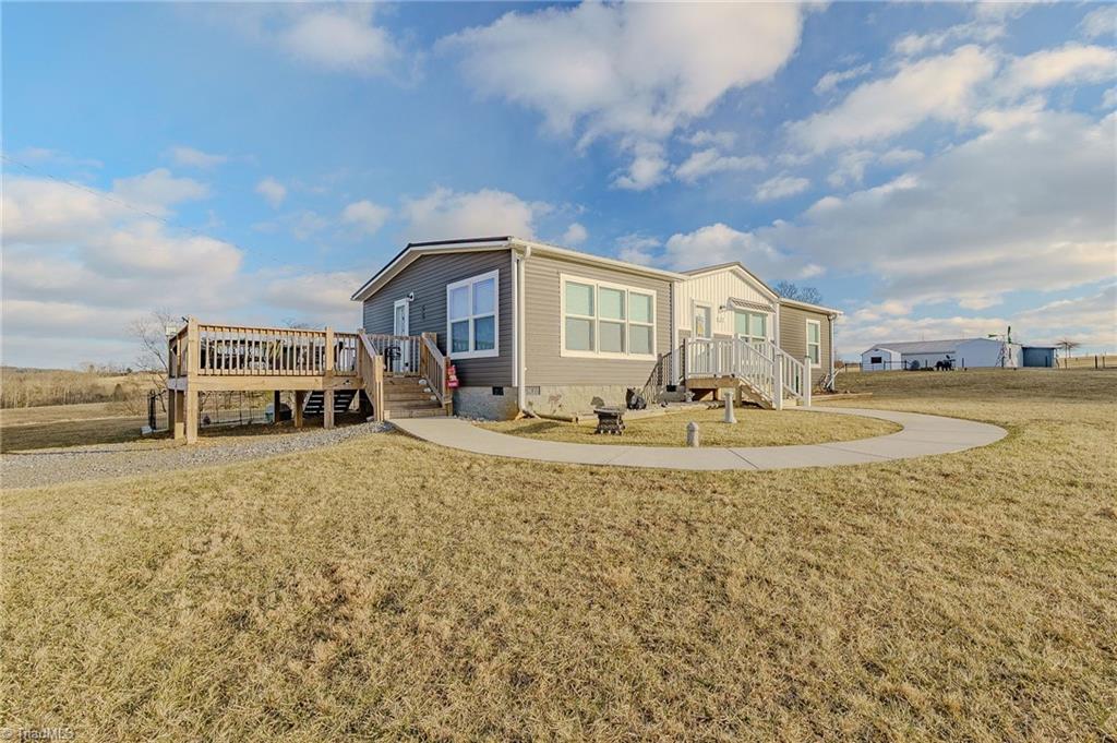 205 Volunteer Road Fancy Gap, VA 24328 - Photo 10 of 42