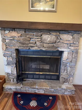 $525,000 | 302 Eagles Nest Court South, Mars Hill, NC 28754