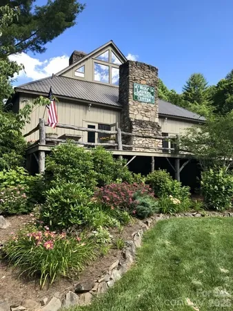 $525,000 | 302 Eagles Nest Court South, Mars Hill, NC 28754