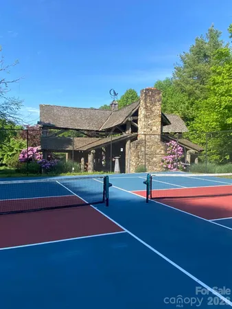 $525,000 | 302 Eagles Nest Court South, Mars Hill, NC 28754