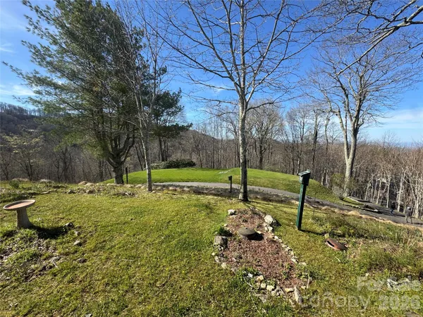 $525,000 | 302 Eagles Nest Court South, Mars Hill, NC 28754