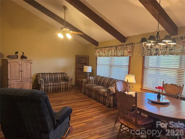$525,000 | 302 Eagles Nest Court South, Mars Hill, NC 28754