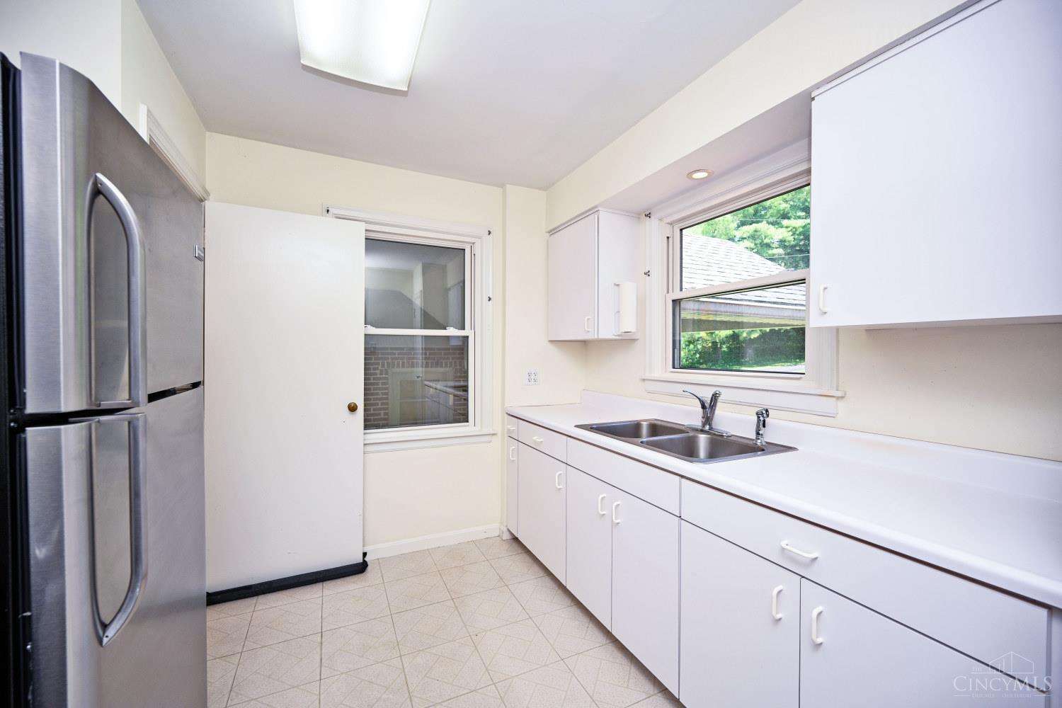 8240 Camargo Road Madeira, OH 45243 - Photo 11 of 33 Kitchen with updated appliances and plenty of cabinet space!