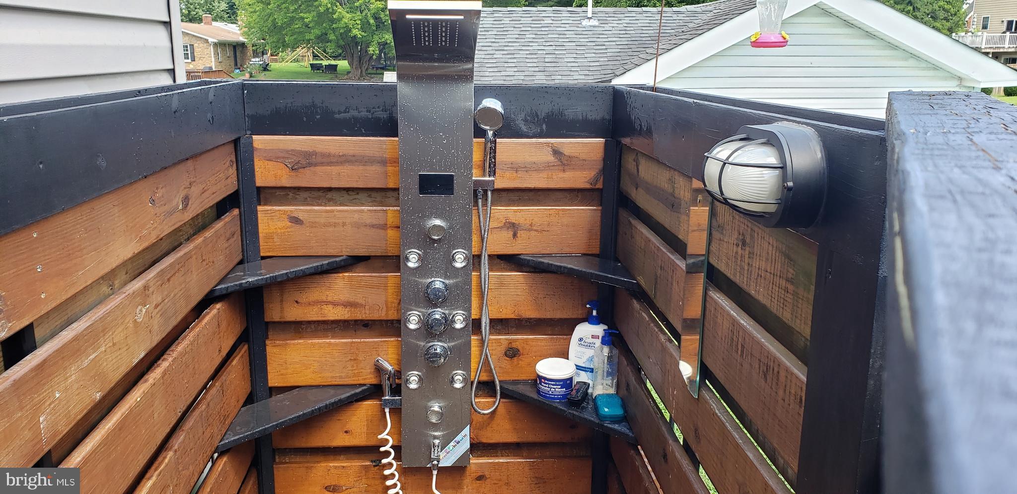 105 Moser Road Warrenton, VA 20186 - Photo 6 of 20 Outside Shower for Pool
