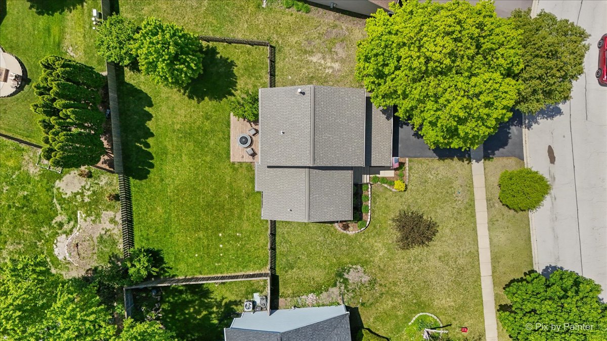 1150 Appleton Lane Geneva, IL 60134 - Photo 32 of 43 an aerial view of residential house with outdoor space and trees all around