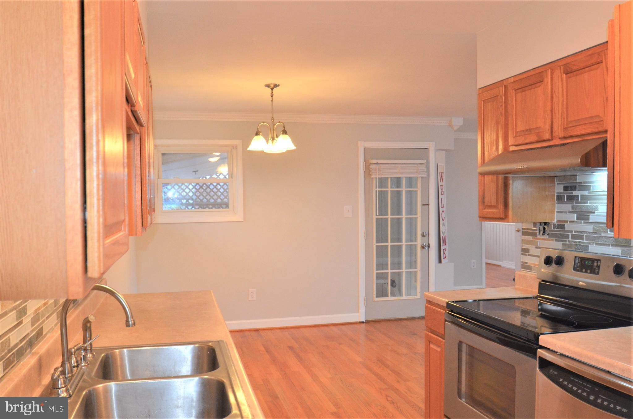 314 Beechcroft Road Winchester, VA 22601 - Photo 5 of 22 Kitchen toward eating area.