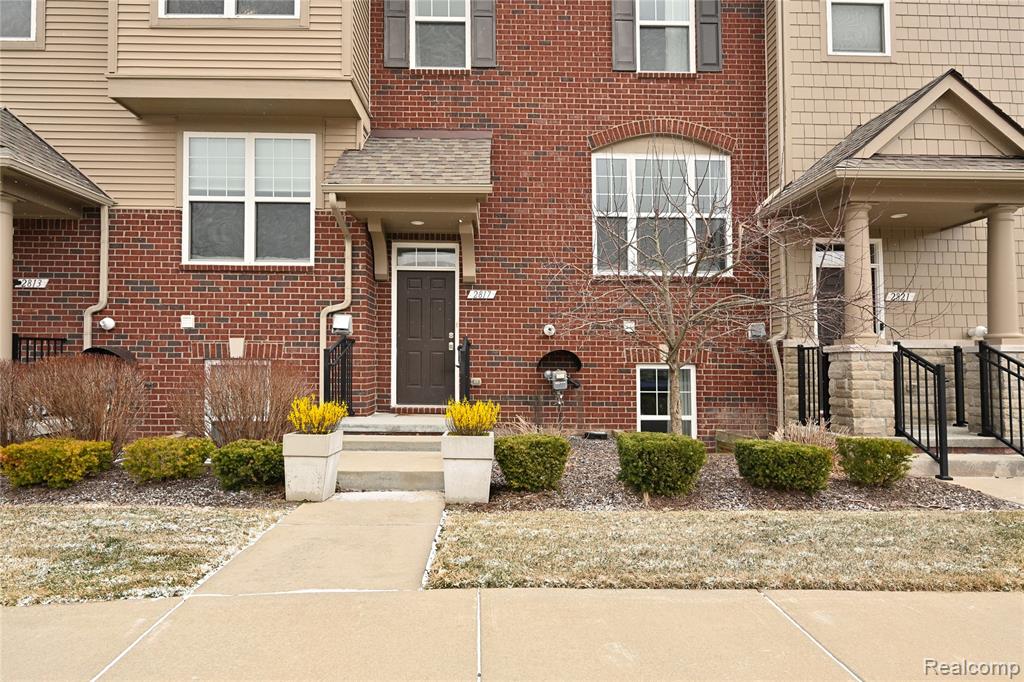 2817 Hartwick Drive Rochester, MI 48307 - Photo 2 of 37