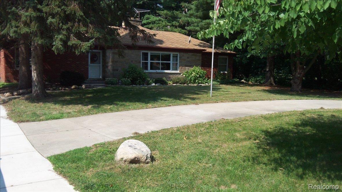 45371 Fairchild Road Macomb, MI 48042 - Photo 1 of 14 100_0064