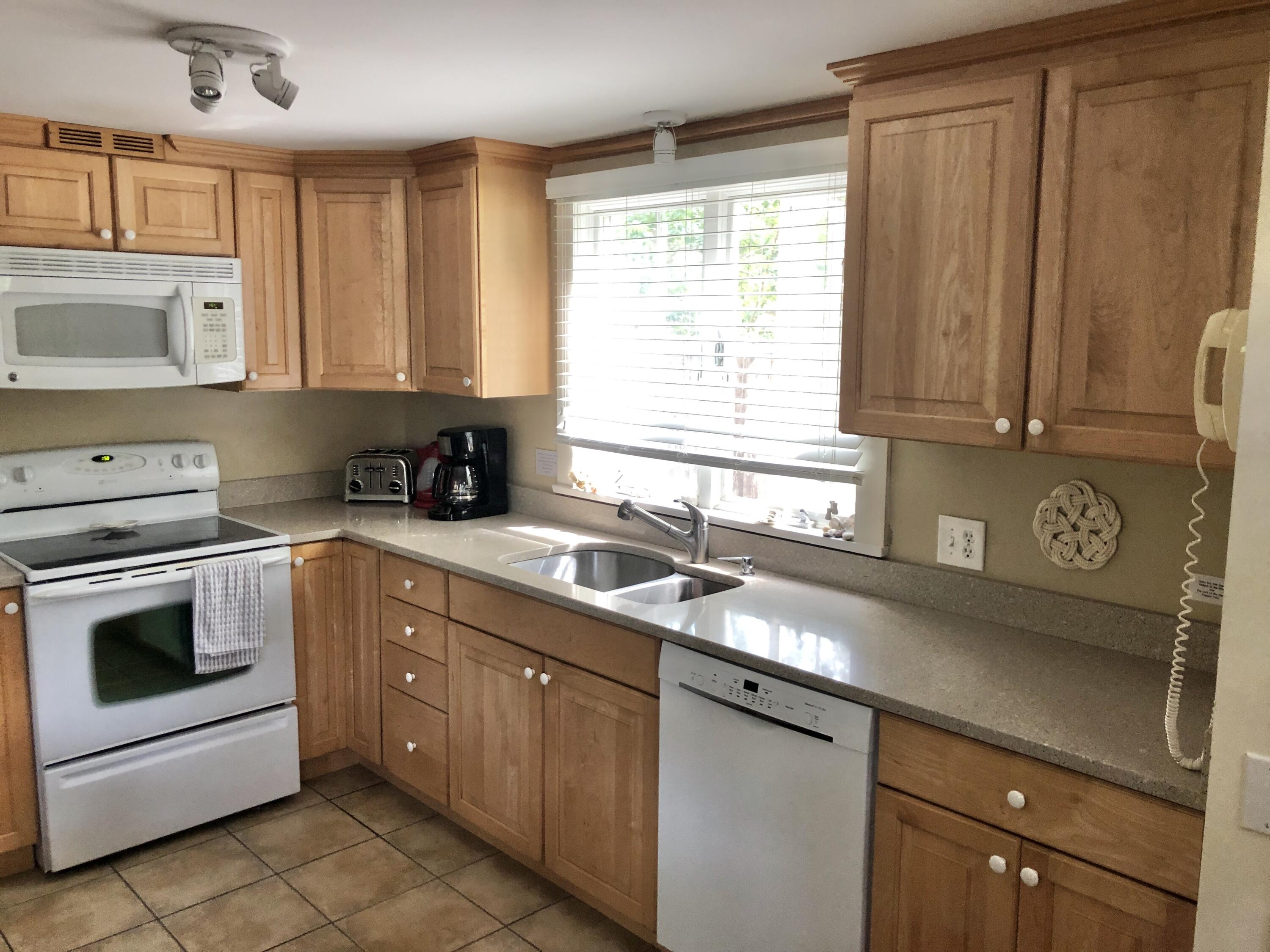40 Squanto Road Eastham, MA 02642 - Photo 3 of 26 IMG_6817